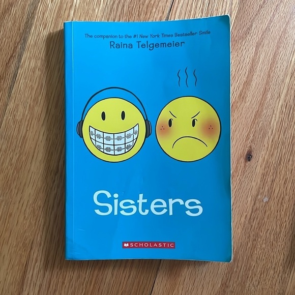 Graphic Novels Book Lot Ghosts Sisters I Survived Bundle of 3 - Picture 2 of 5